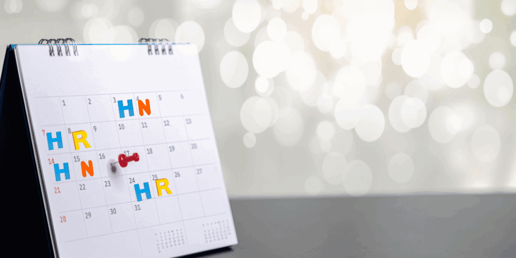 Calendário de um mês com as etapas do cronograma capilar (hidratação, nutrição, reconstrução) organizadas.