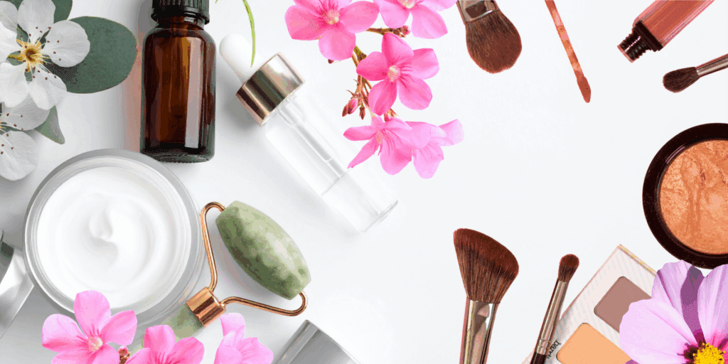 Guia completo de beleza na primavera com produtos leves de skincare, como séruns e protetor solar, e uma paleta de maquiagem em tons pastel.